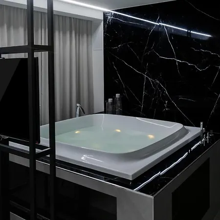 Suite Palermo Apartment 4*